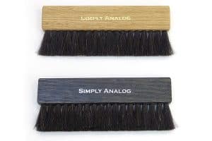 Simply Analog Brosse pour Disques Vinyle Antistatique en Chêne Naturel et Poils de Chèvre