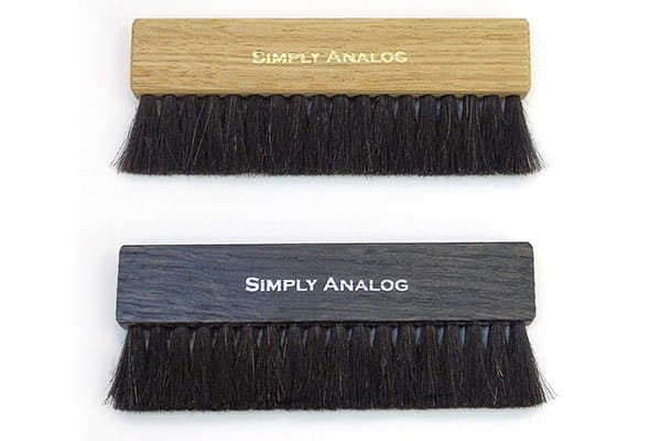 Simply Analog Brosse pour Disques Vinyle Antistatique en Chêne Naturel et Poils de Chèvre