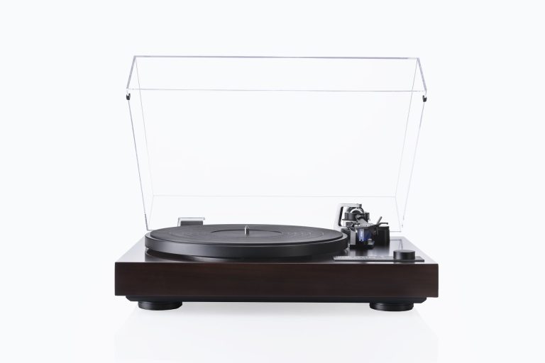 Dual CS-618Q Direct Drive Turntable with 2M Blue Cartridge