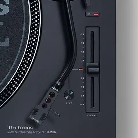 Technics SL-1200M7 Édition 50e anniversaire Système de Platine Vinyle à  Entraînement Direct Couleur Or